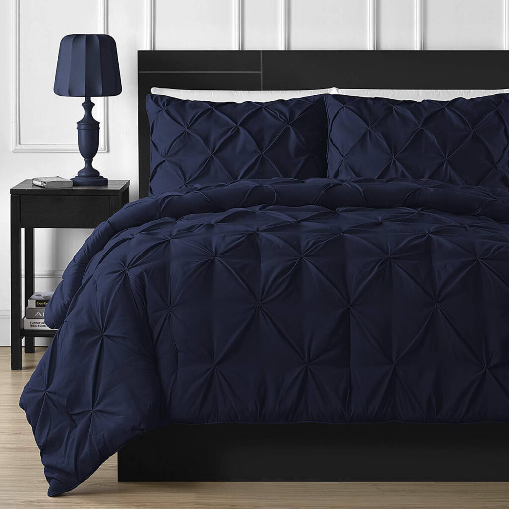 Positively Classic Style Bedding in Sumptuous Navy — Homebnc