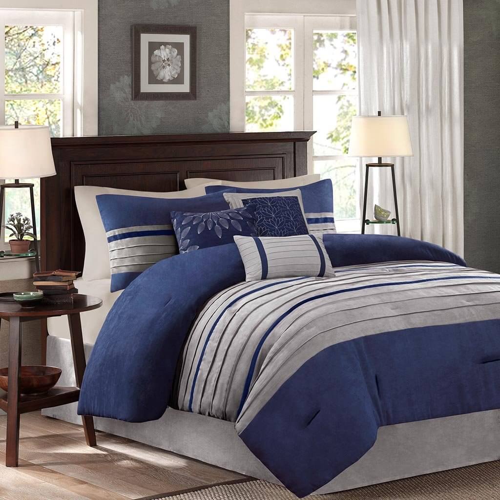 What Color Comforter Goes With Navy Blue Walls