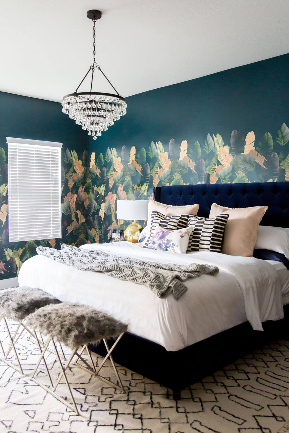Tropical Oasis Bedroom Accent Wall Design Ideas