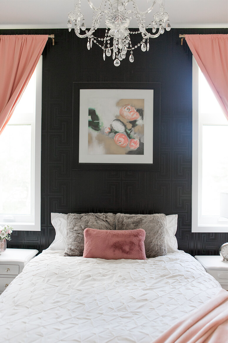Ý tưởng trang trí phòng ngủ bằng hoa hồng và đen trang nhã