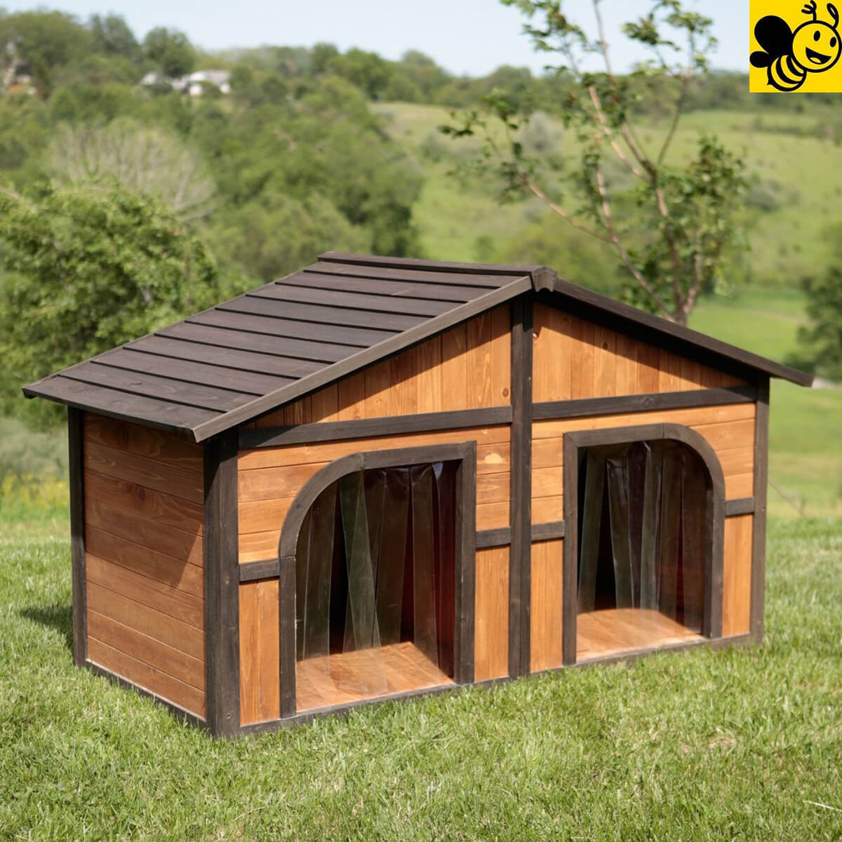 Two-Sided Outdoor Dog Kennel