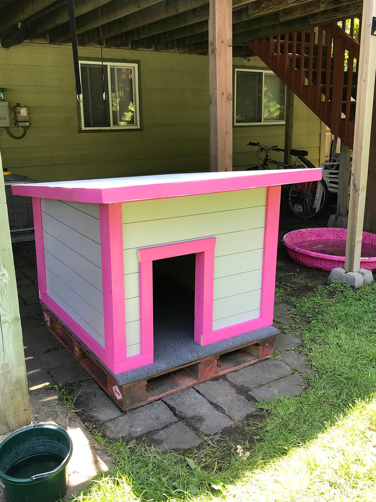 simple dog house