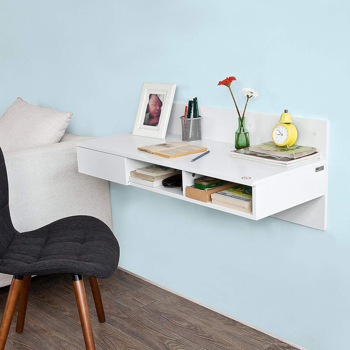 Solid Wall Home Office Desk Idea