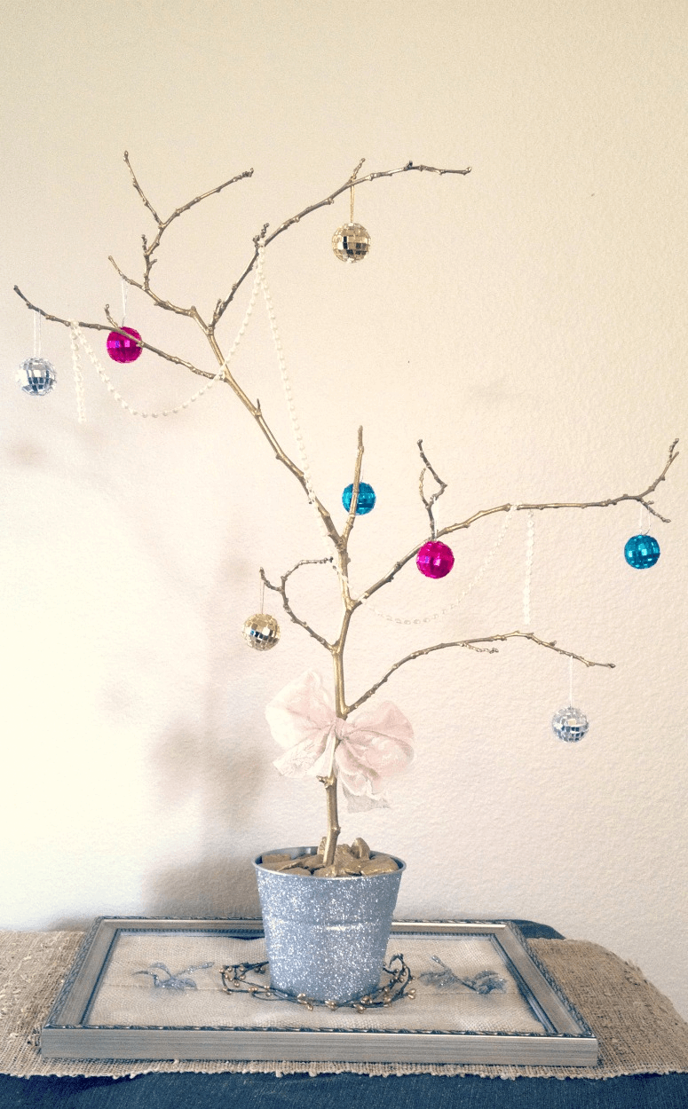 A Non-Traditional Christmas Tree Centerpiece Idea