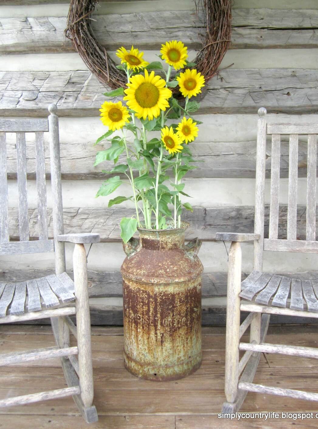 Beautiful and Rustic Sunflower Plant Holder