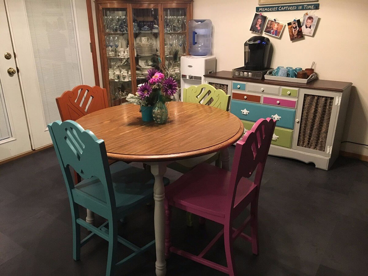 quirky table and chairs