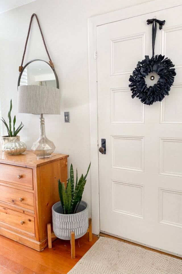 Cute Black and White Foyer