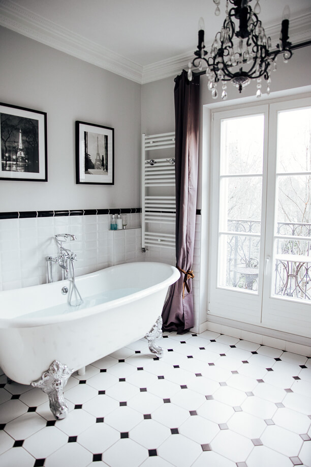 Perfect Patterned Clean Bathroom Decor