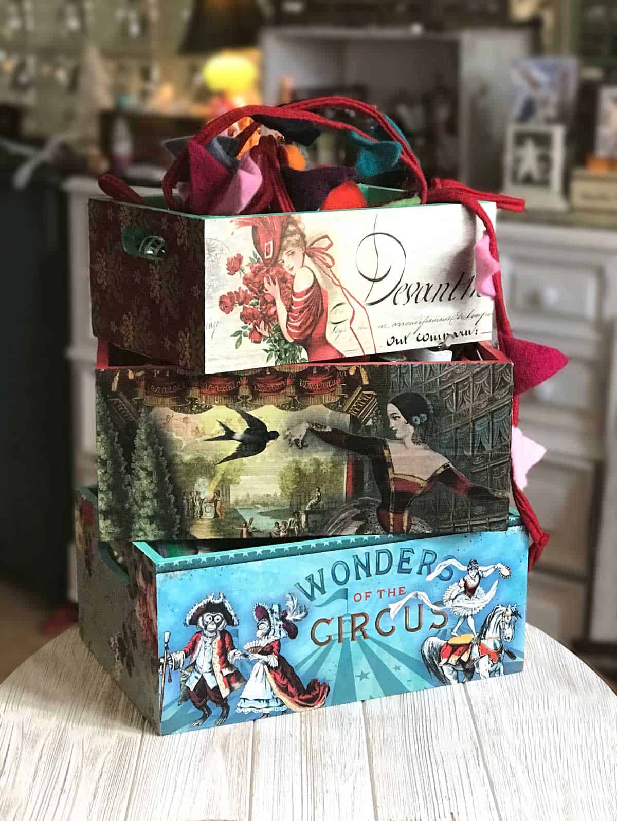 Künstlerische Decoupage Aufbewahrungsboxen