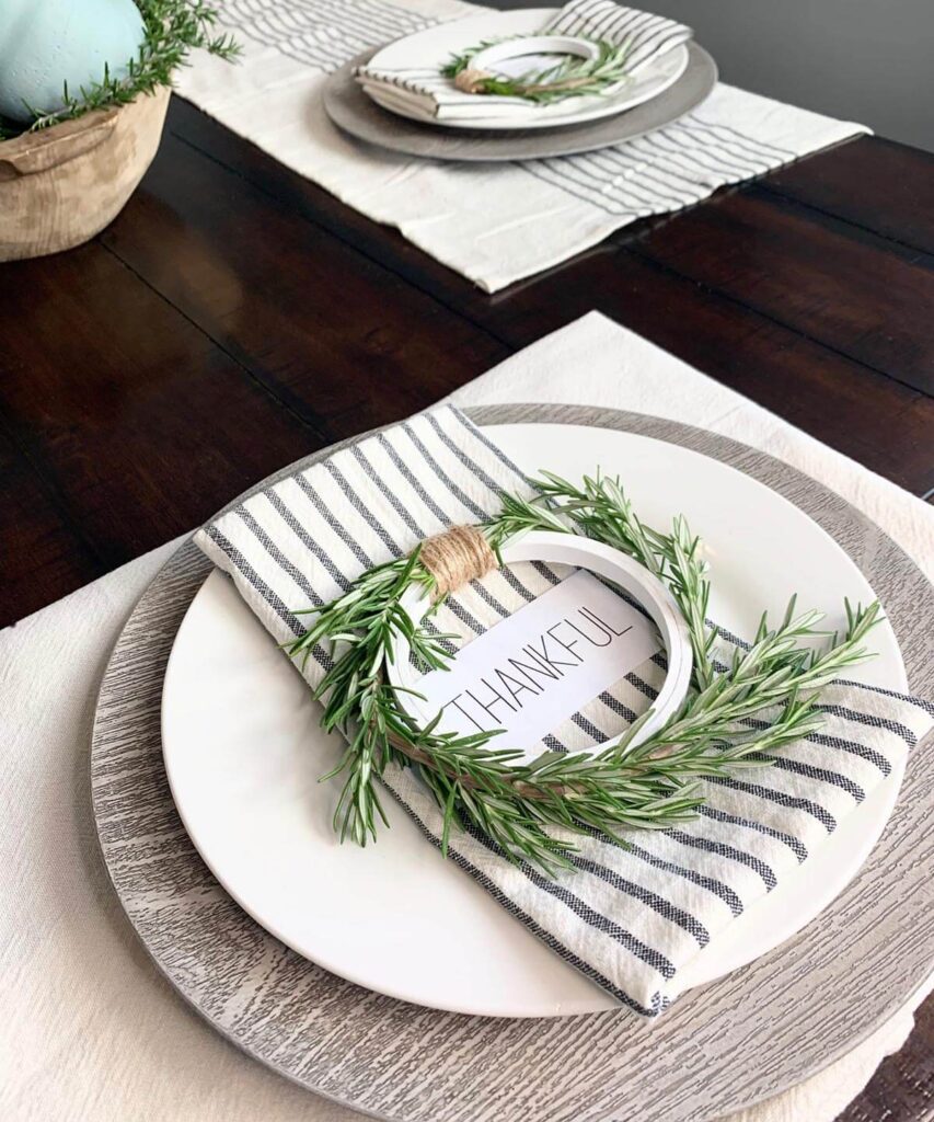 Embroidery Hoop Napkin Rings with Greenery — Homebnc