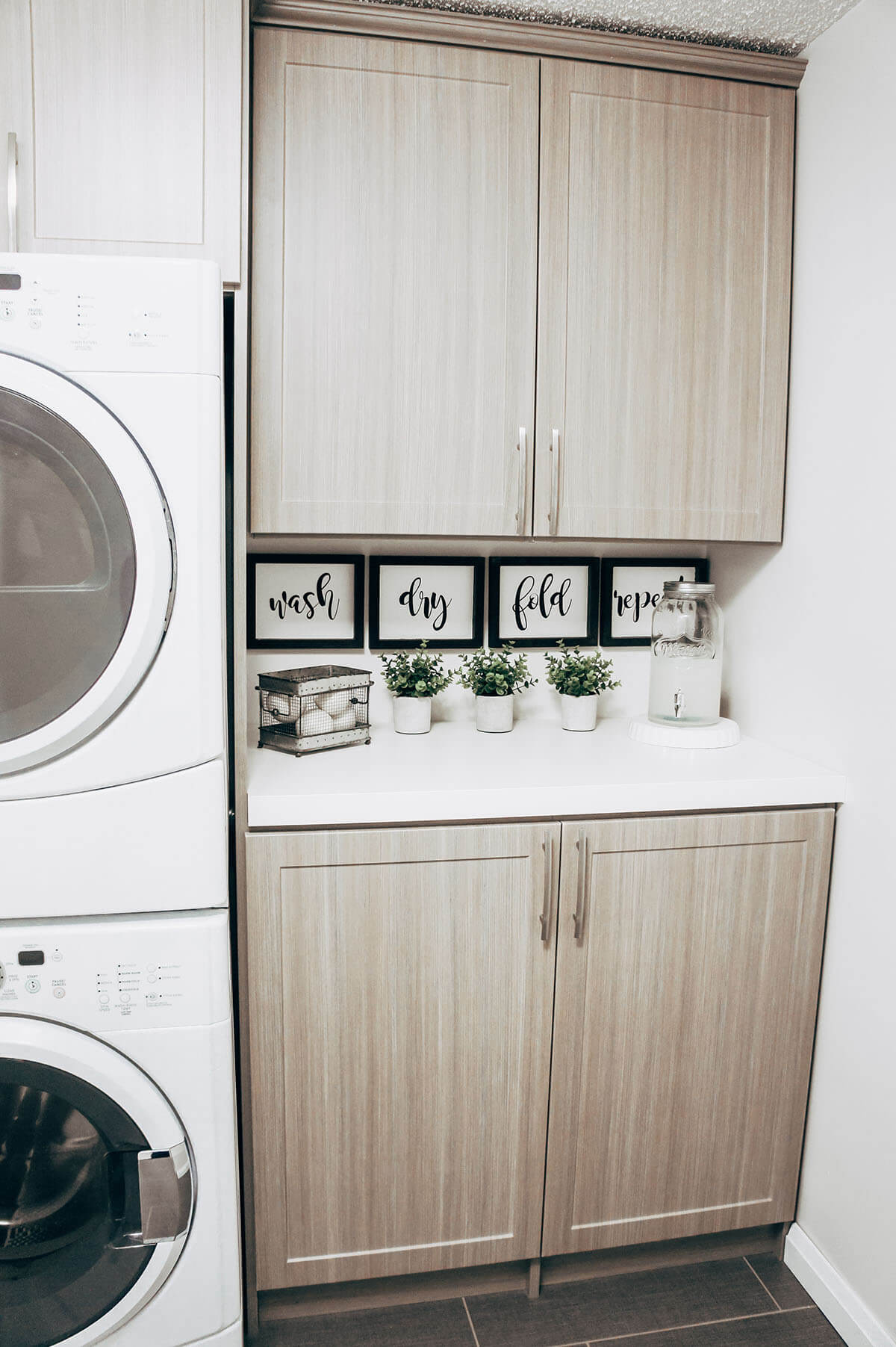 DIY Laundry Room Sign Decor