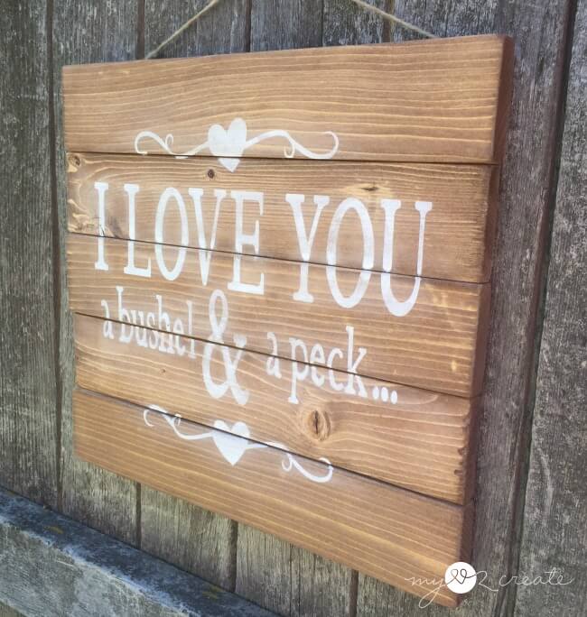 50 Best DIY Pallet Signs (Ideas and Designs) for 2023