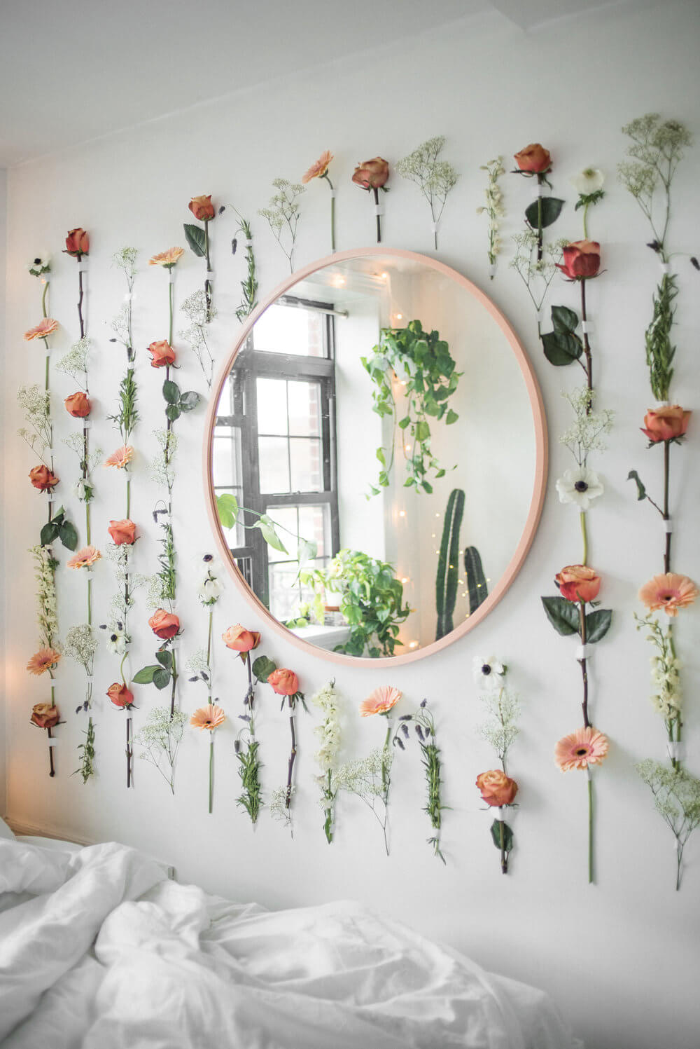 33 Best Bedroom Flower Garland Ideas for a Charming Space in 2021