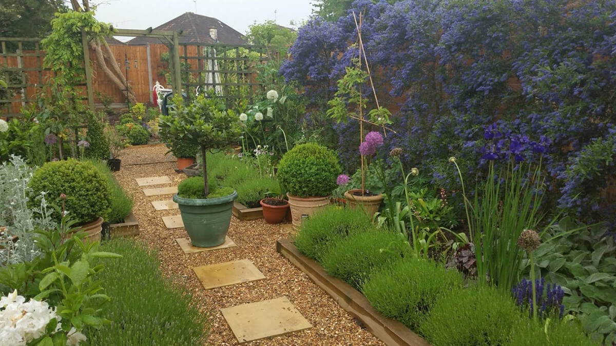 17 Best Garden Makeover Ideas to Bring Life to Your Backyard in 2020