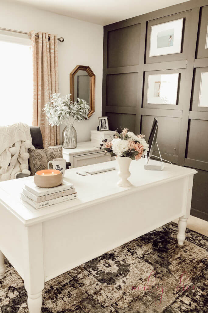 Traditional Farmhouse Desk Takes Center Stage in a Modern Home Office