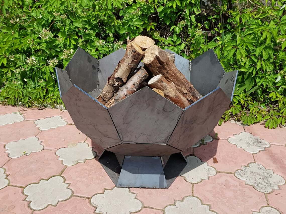 Awesome Half Sphere Goblet Fire Pit