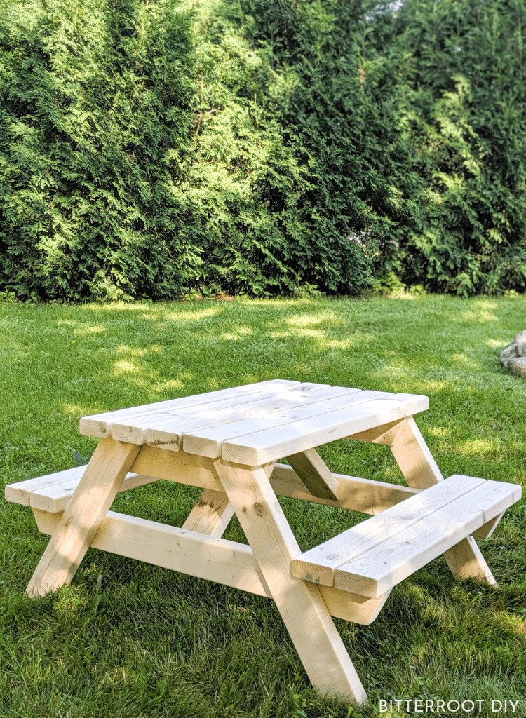 kids outside table and chairs