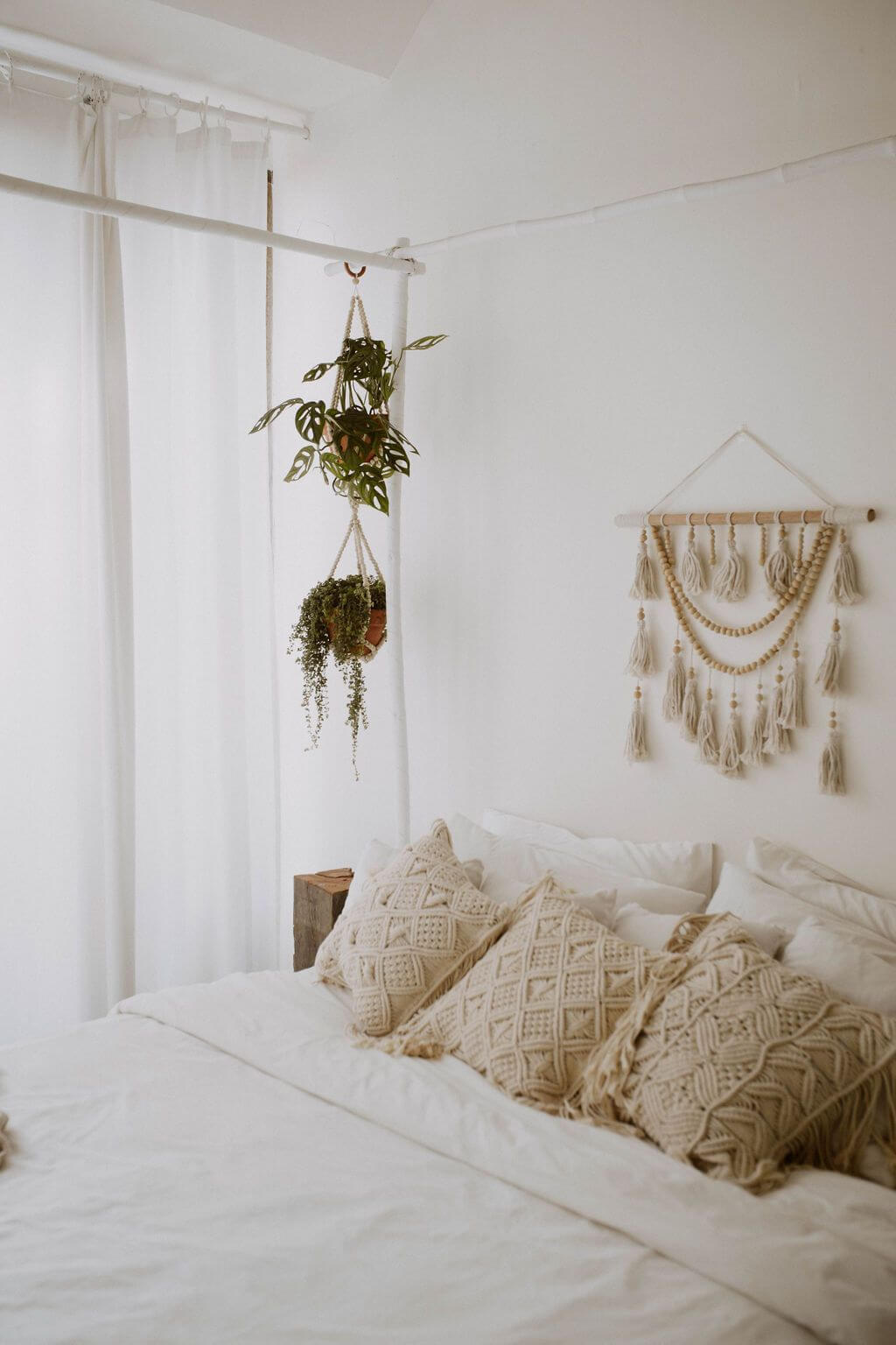 24 Best Bohemian Bedroom Decor Ideas To Spruce Up Your Space In 2021