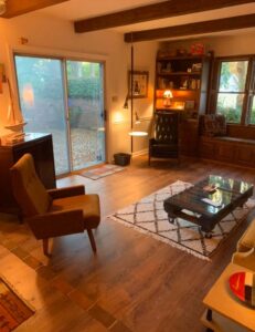 22g Best Vintage Living Room Decor Ideas Design Art Homebnc V7 231x300 
