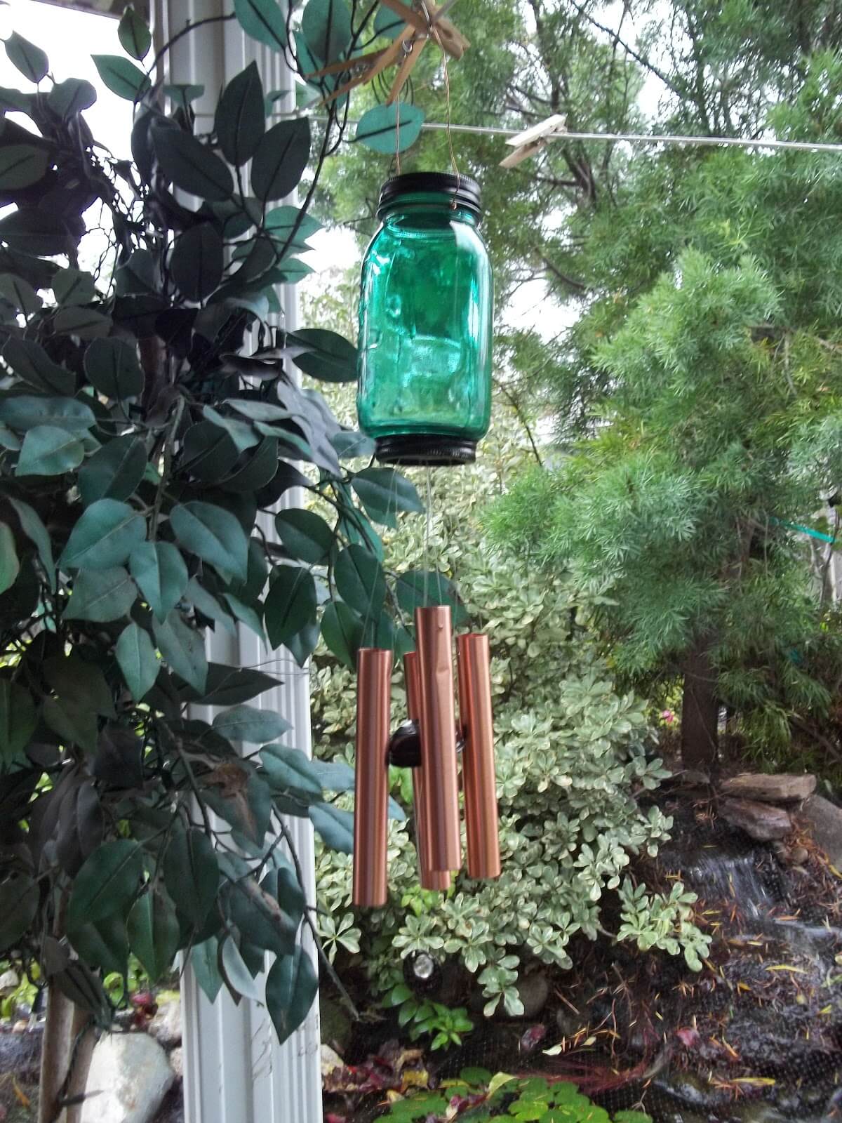 Mason Jar Wind Chimes for a Garden Paradise