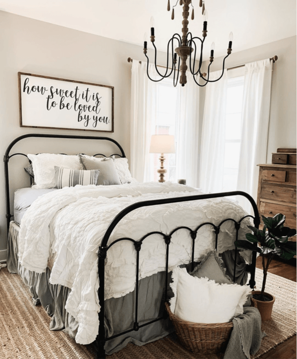 Modern Farmhouse Gray And Black Metal Bed Homebnc   08d Best Farmhouse Bedroom Design Decor Ideas Homebnc V3 