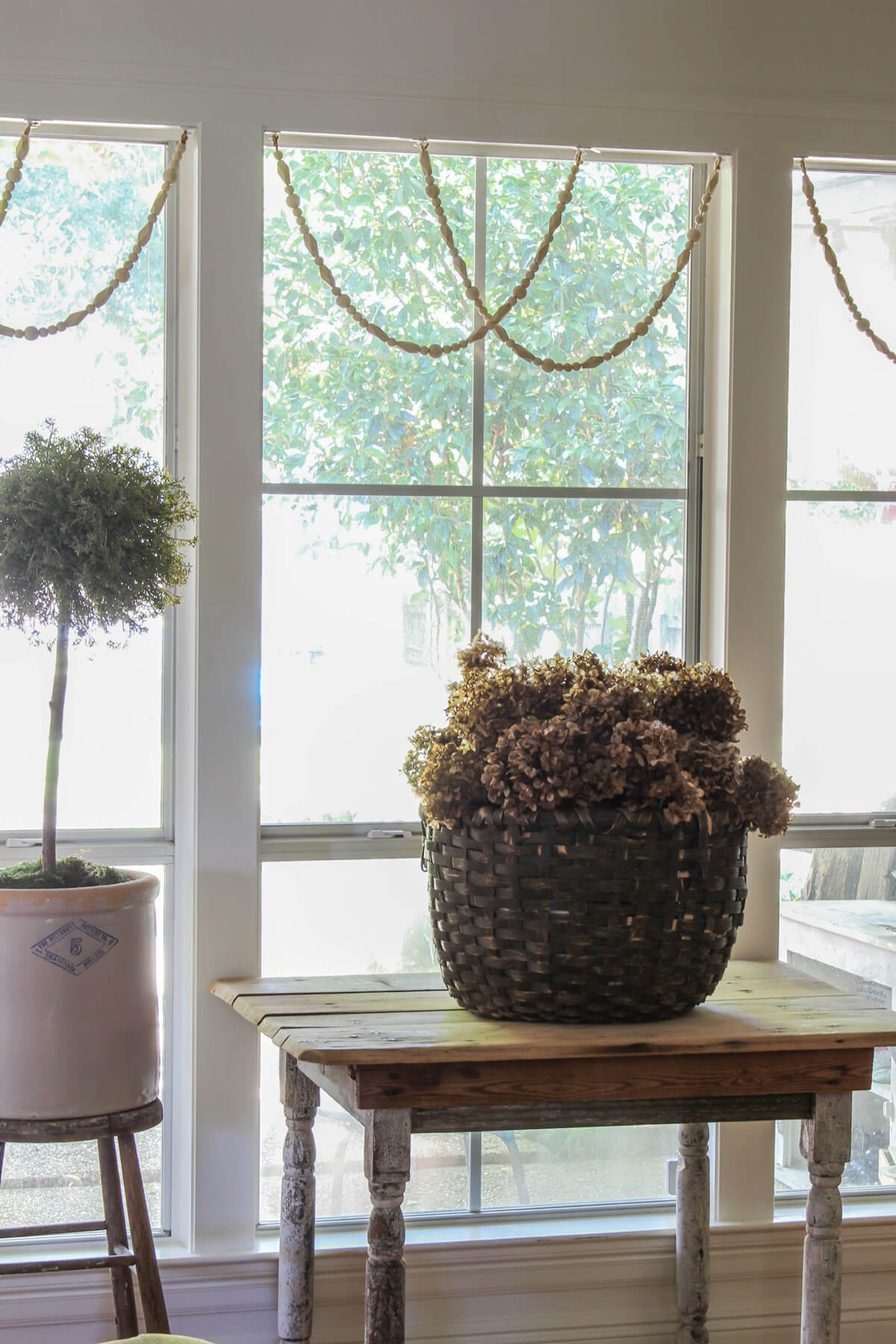 Wooden Thimble and Spindle Swag Garland