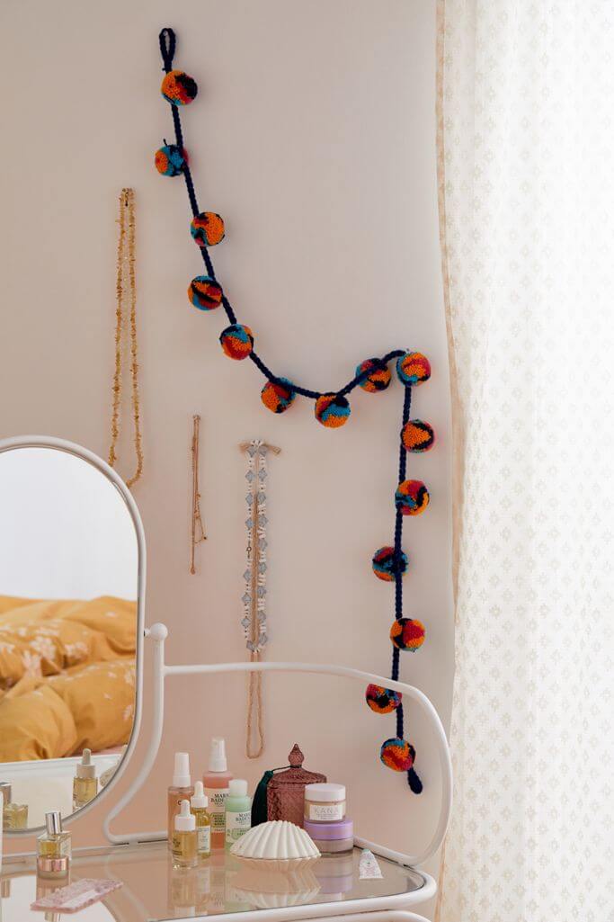 Colorful Pom Pom Balls Rolling Garland