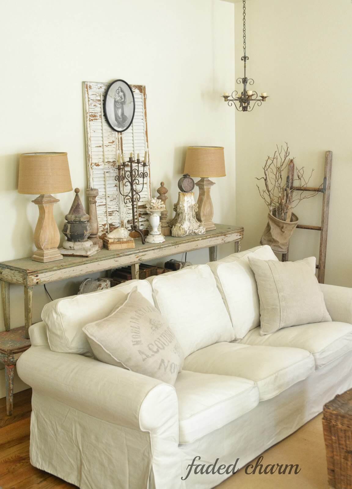 Lovely Antique Country Chic Farmhouse Living Room