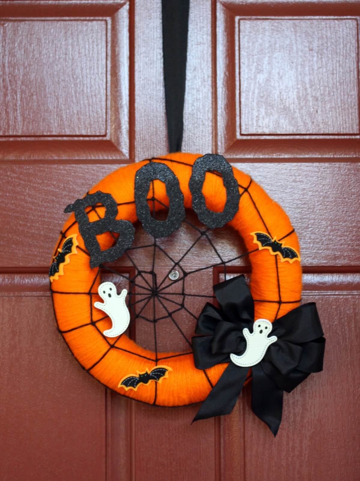 A Spooky Halloween Ghost Wreath