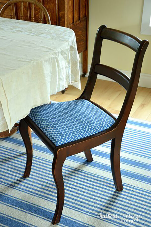 Upholstered Cushioned Dining Chair Design