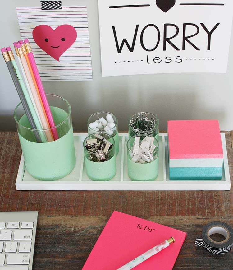 Adorably Neat Desktop Tray and Cups