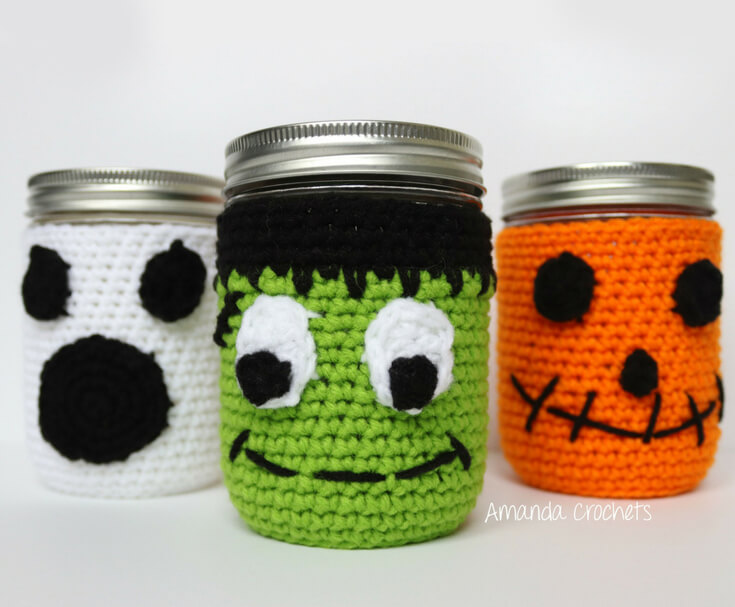 Halloween Mason Jars Wrapped in Knitted Décor