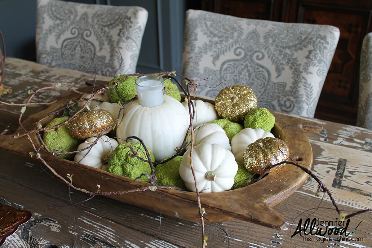 Fall Centerpieces: Green Glitter and Ghostly Pumpkin Tray