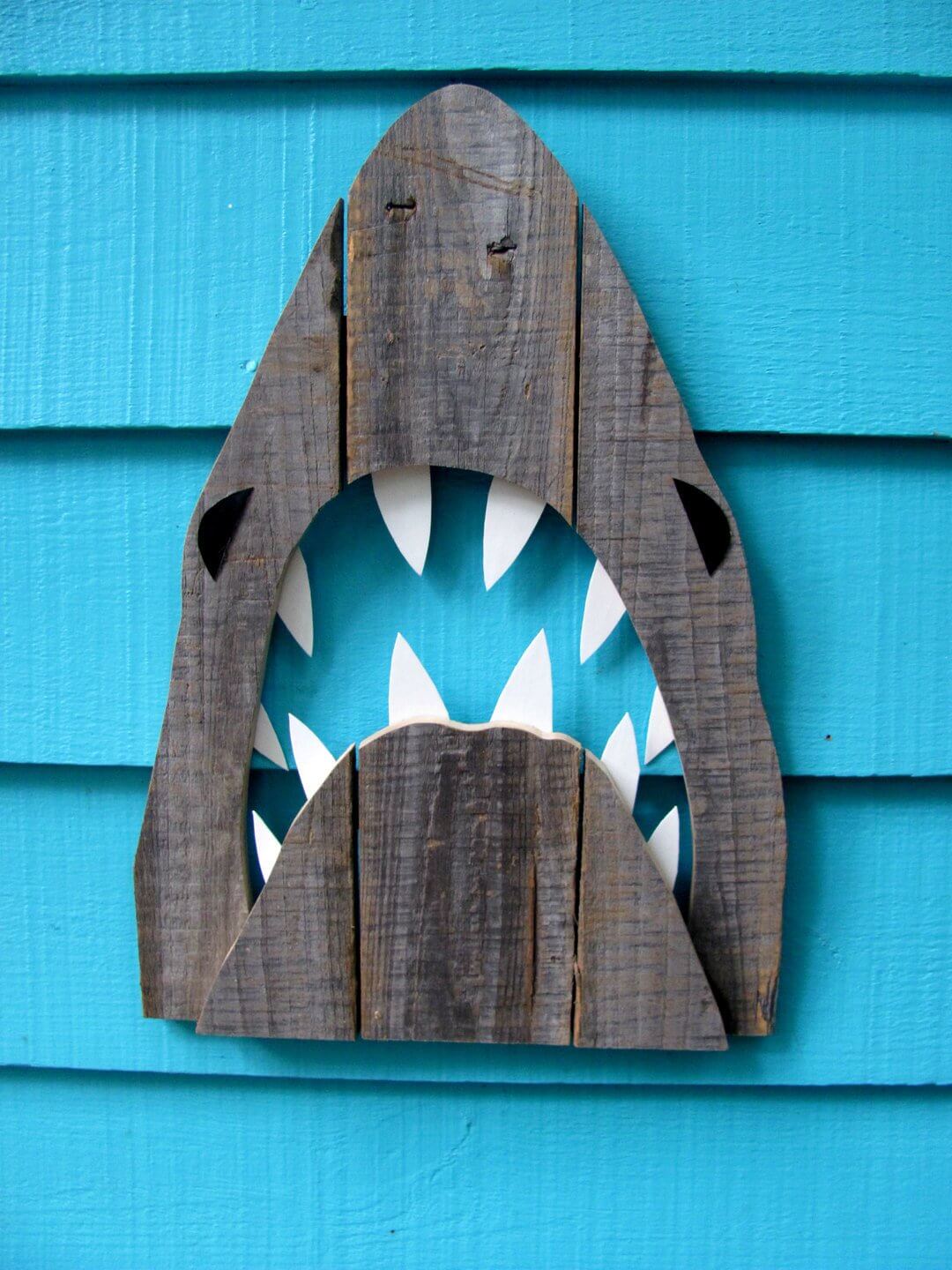 Wooden Pallet Shark's Head Cutout