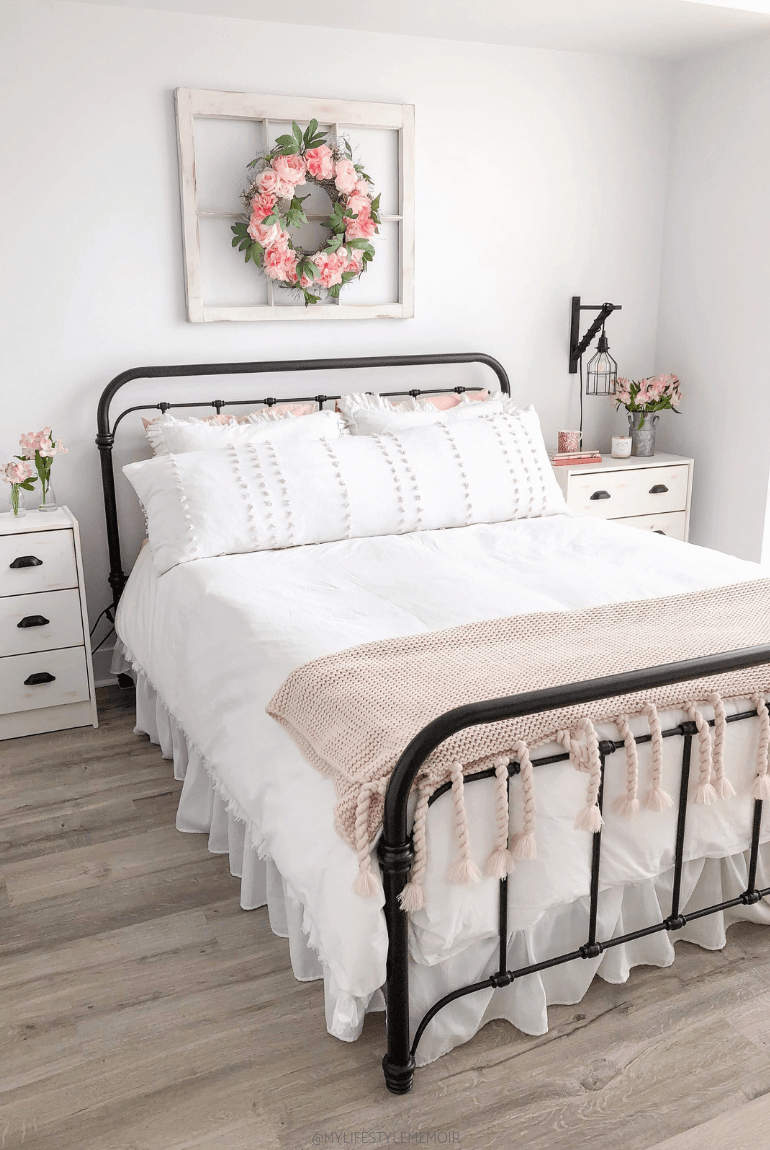Cozy Cottage White Master Bedroom Decor