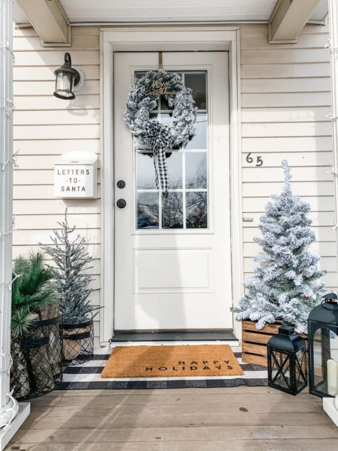 50+ Best Christmas Porch Decoration Ideas for 2023