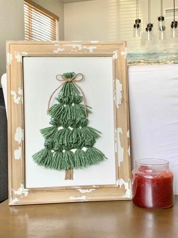 Charming Yarn Christmas Tree with a Bow