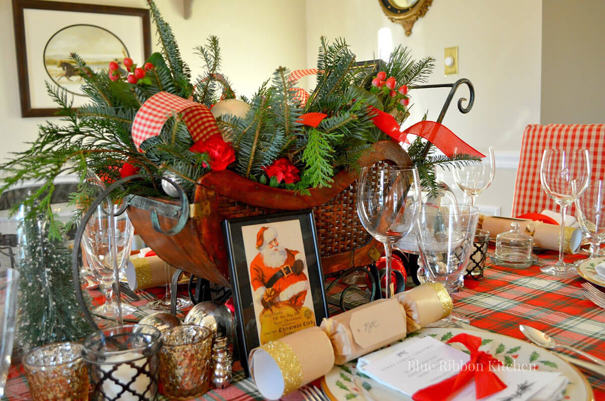 Stunning Vintage Holiday Table Décor