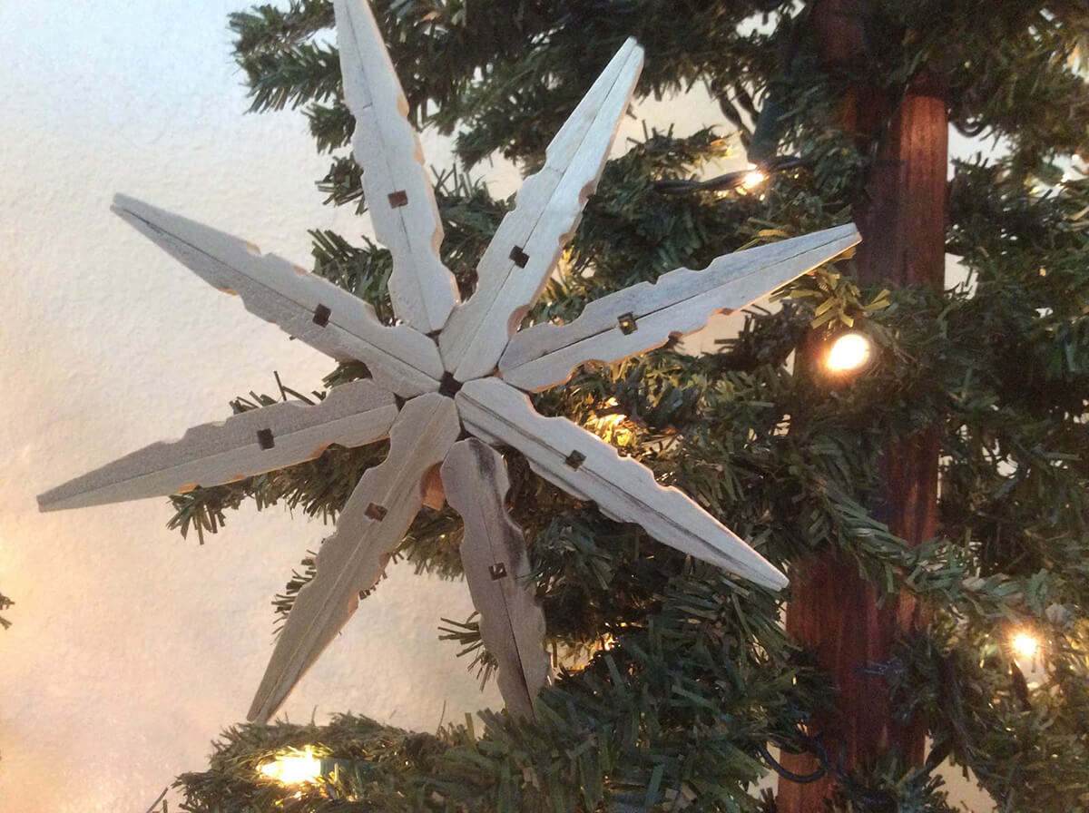 Clever Clothespin Snowflake Christmas Tree Decoration