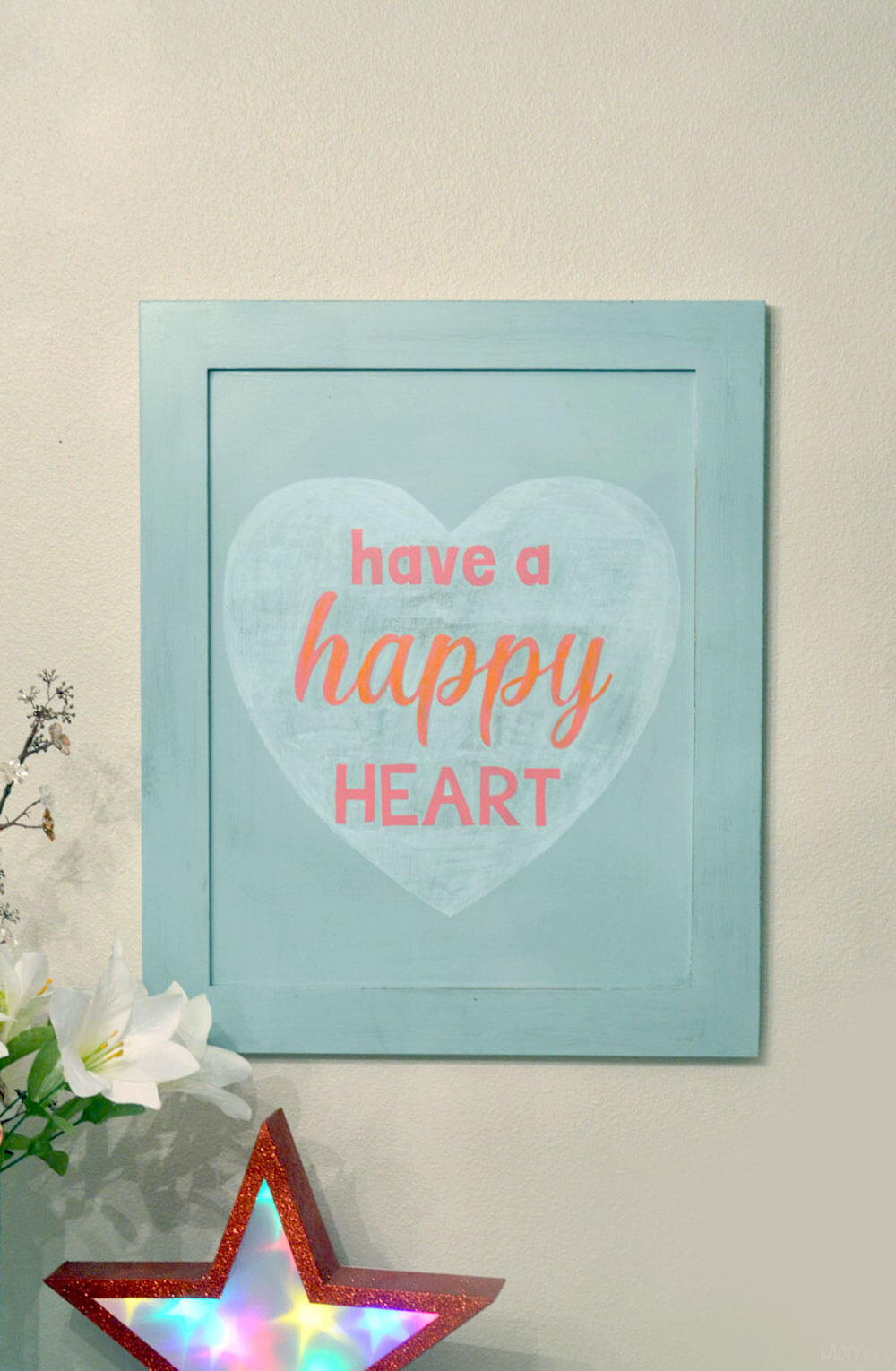 Hübsches und farbenfrohes Happy Heart Schild