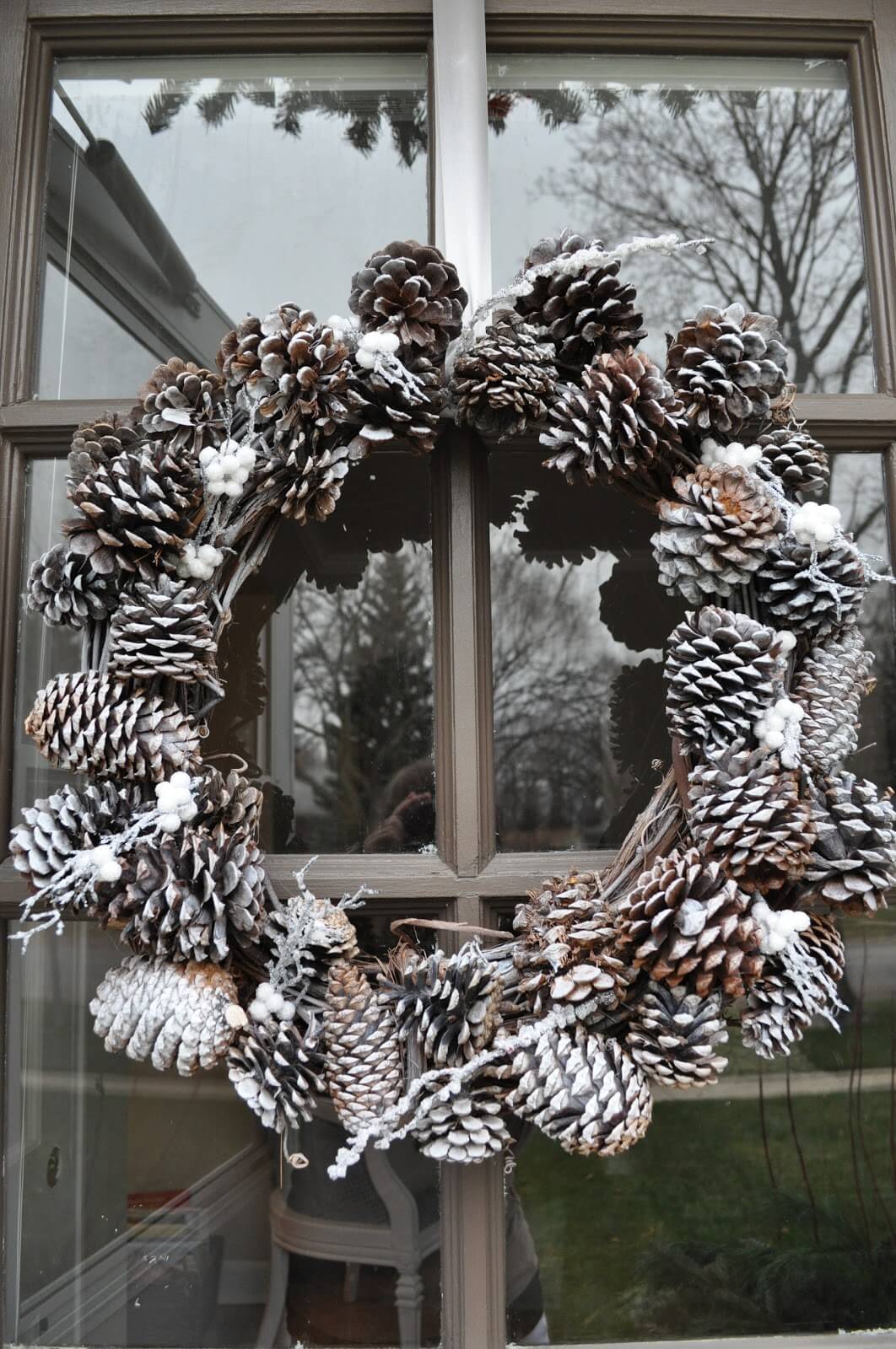 Gray & Glitter Winter Pinecone Wreath