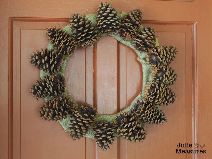 Showstopping Rustic Star-Shaped Pine Cone Wreath