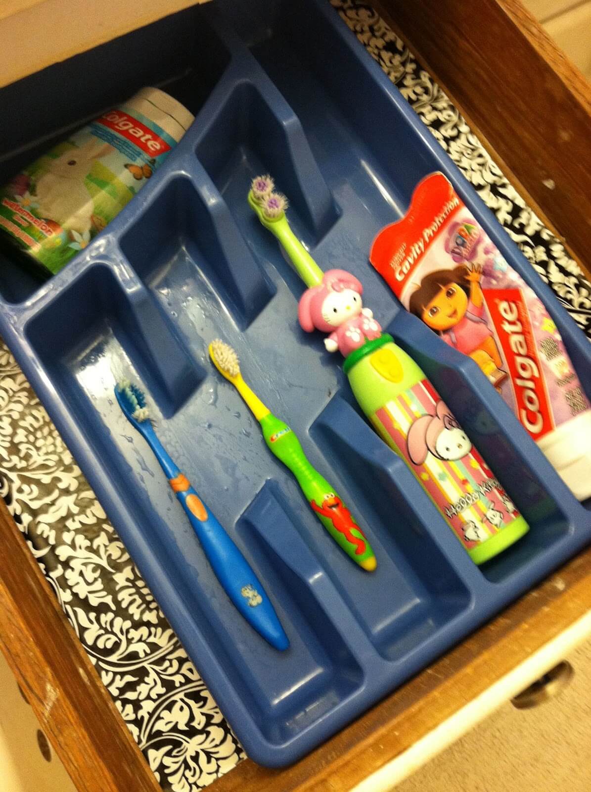 Cutlery Holder Organizes Toothbrushes and Toothpaste