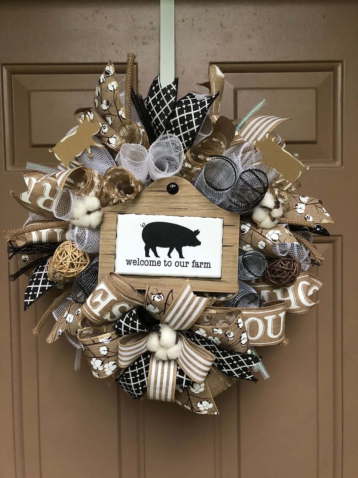 Oodles of Oink Lavish Farm Wreath