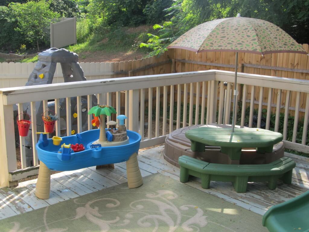 how to set up a balcony play area  for kids