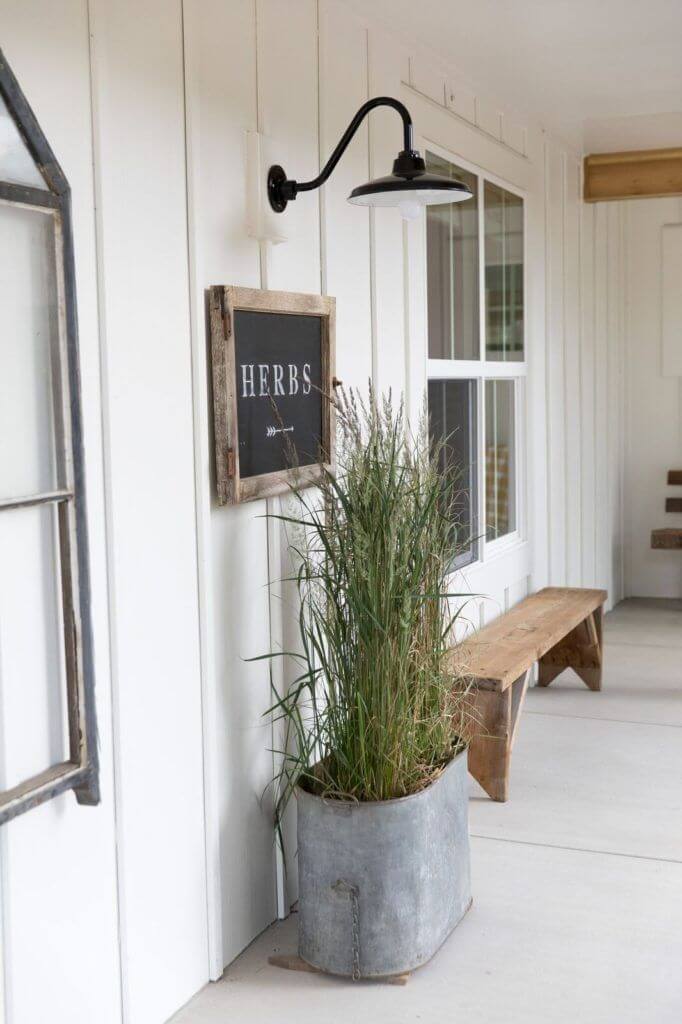 DIY Rustic Farmhouse Porch Display