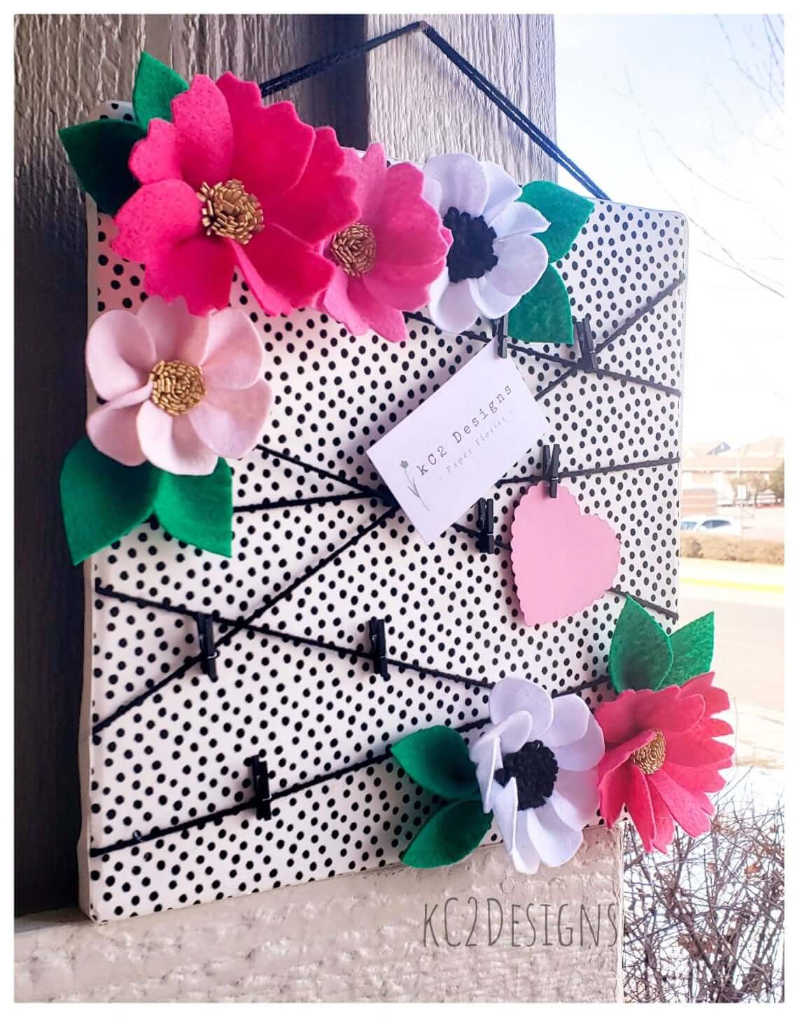 Gorgeous Felt Flowers Cork Board