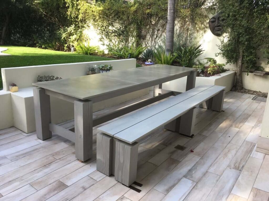 25 Best Outdoor Table Ideas for that will be Perfect for Summer in 2021