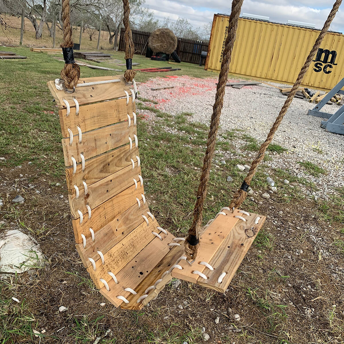 Comfy, Refurbished Pallet Hammock Chair