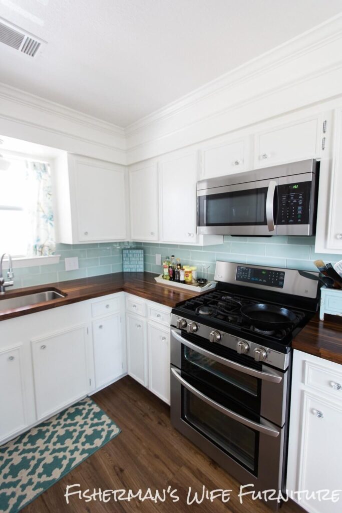 01c Coastal Kitchen Decor Design Ideas Homebnc V3 683x1024 